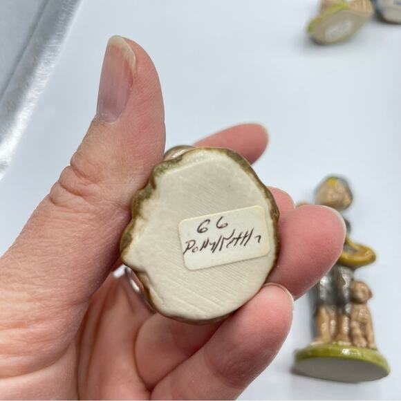 Vintage Wade England Two Piece Figurine Set - Picture 5 of 9